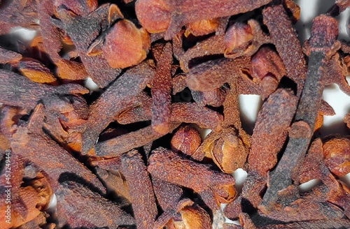 a close-up with many cloves