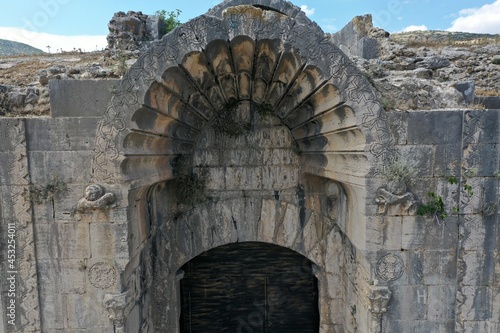 Φωτογραφία Incir Han Caravanserai was built in 1339 during the Anatolian Seljuk period