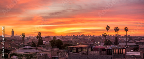 Canvastavla Panoramic shot of the Marrakech city skyline