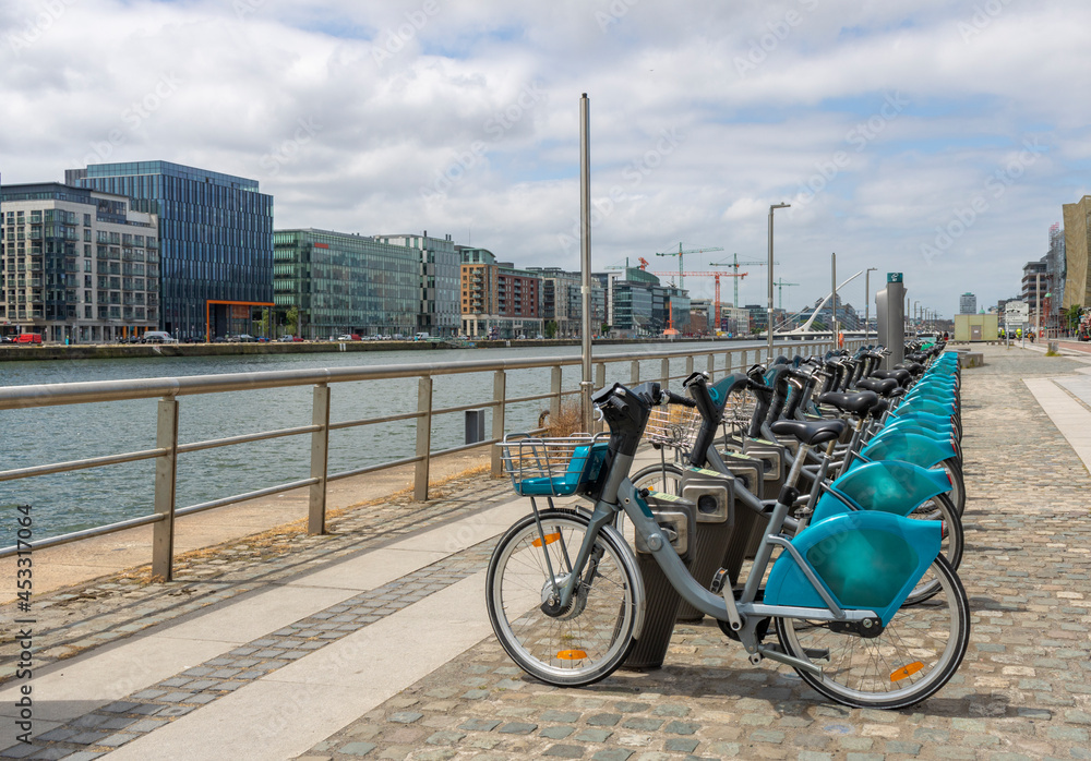 Fototapeta premium Dublinbikes terminal in the Docklands. Dublin bike station. Ireland