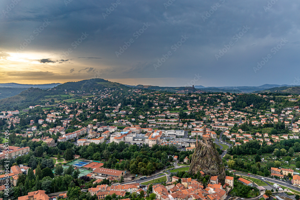 Obraz premium Le Puy-en-Velay, Haute-Loire, Auvergne, Massif Central, France