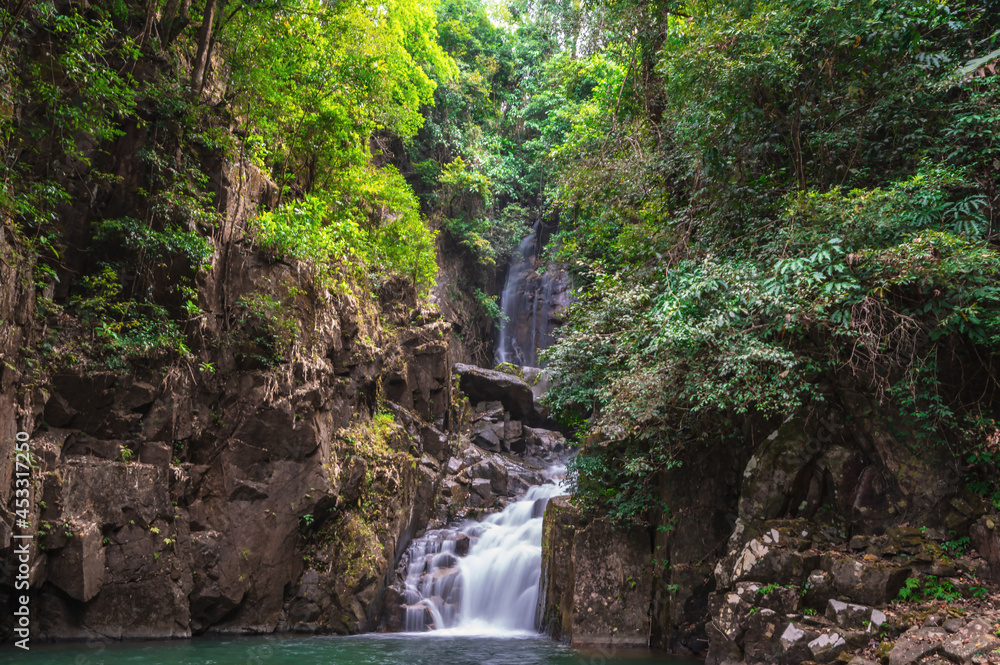 Naklejka premium Beautiful waterfall at Namtok phlio National Park chanthaburi thailand