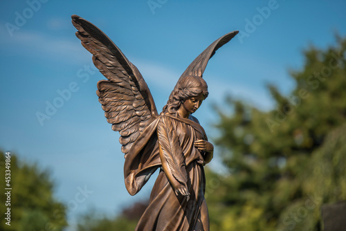 Friedhof  Grabstein  Statue