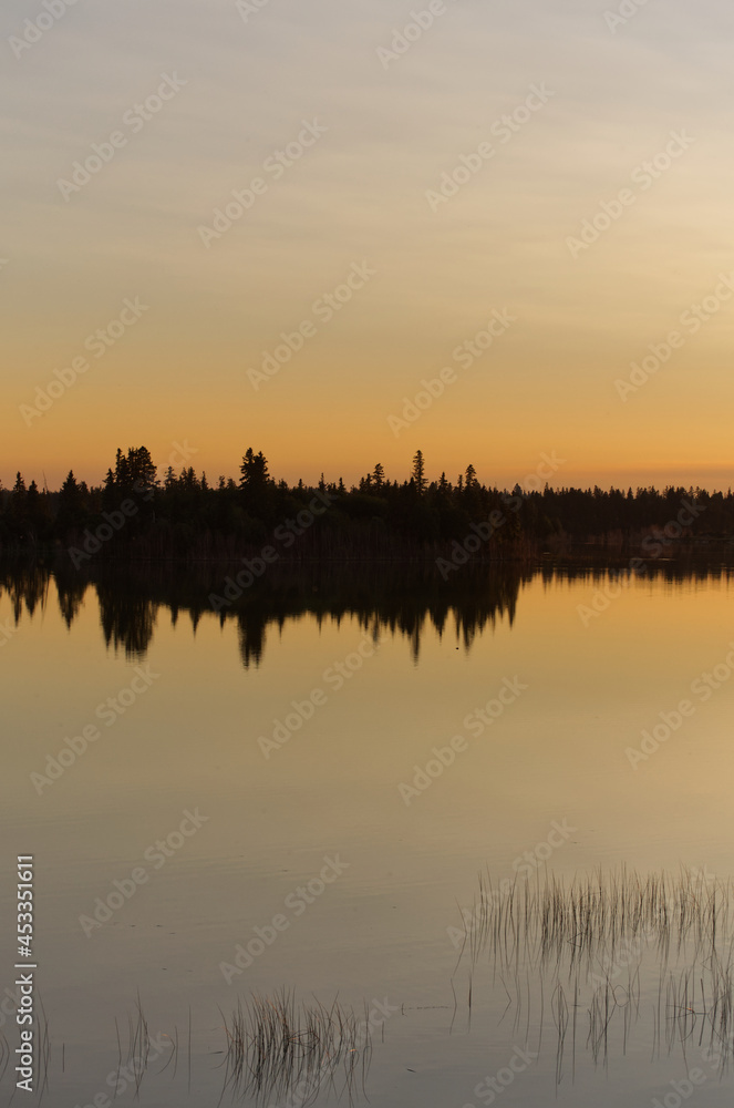 Naklejka premium A Colourful Evening at Astotin Lake, Elk Island