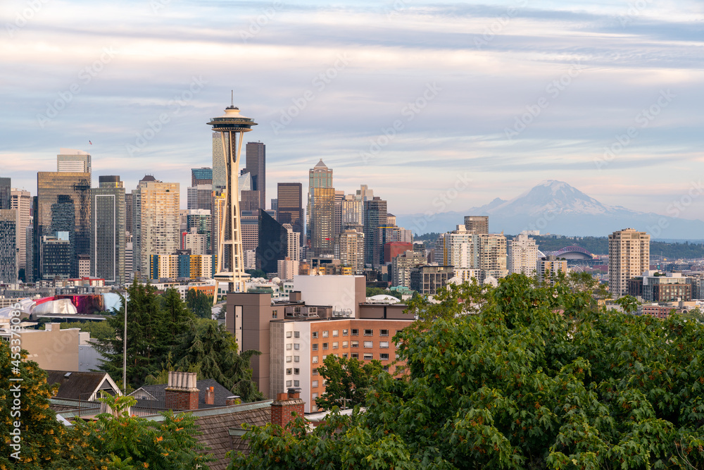 Seattle Space Needle During the Day with Mount Rainer inthe background