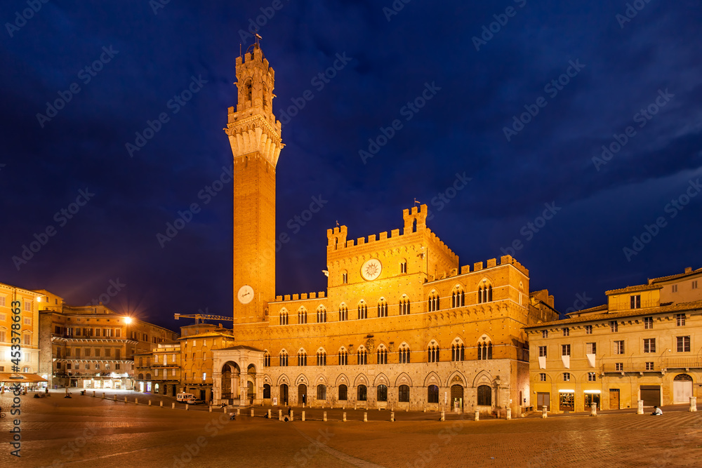 Campo Square with City Hall in Siena