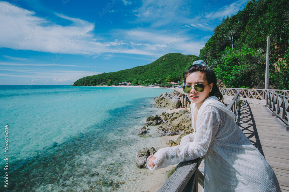 Travel to take photos on vacation at the sea. Travel to take photos on vacation at the sea.