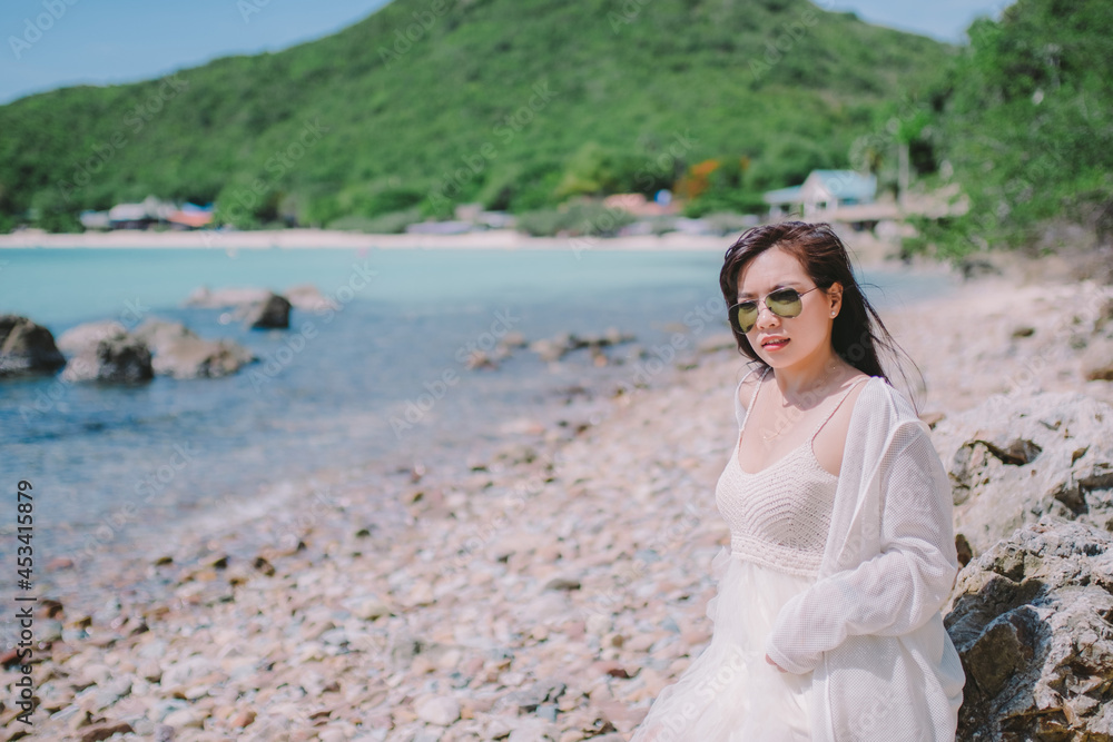Travel to take photos on vacation at the sea. Travel to take photos on vacation at the sea.