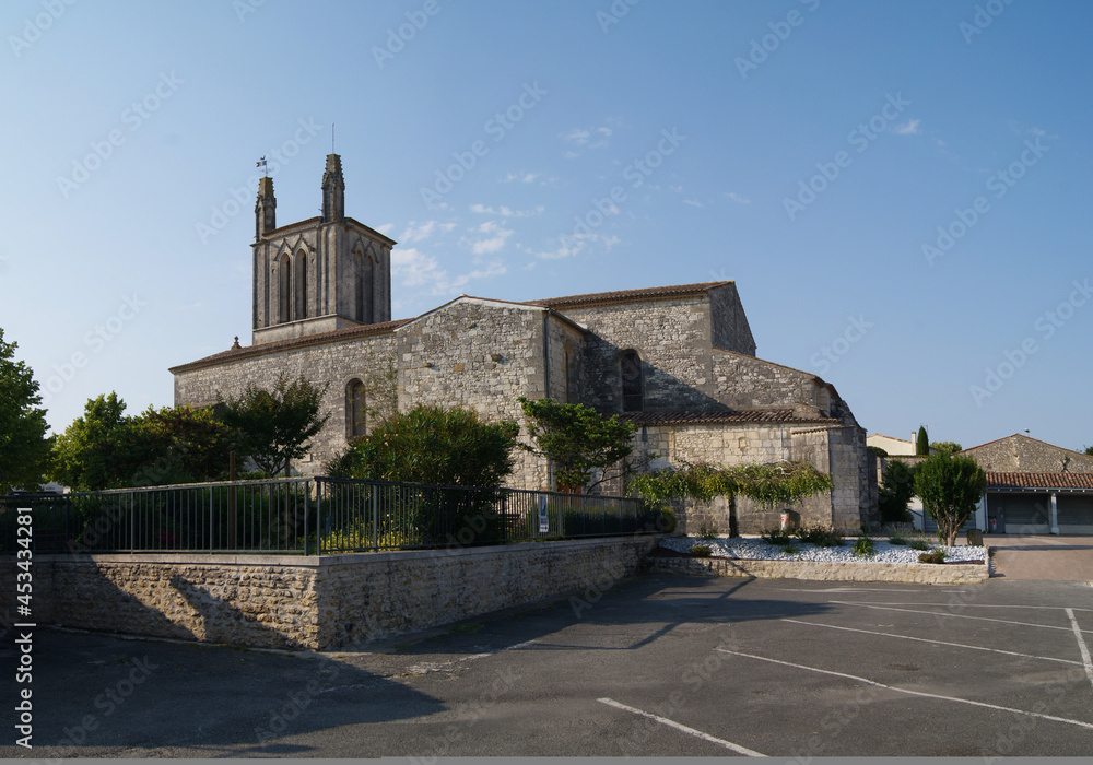 Fototapeta premium Eglise de MESCHERS-SUR-GIRONDE - 2021