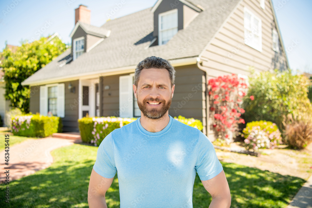 Fototapeta premium property insurance promotion. successful broker make offer. mortgage insurer.