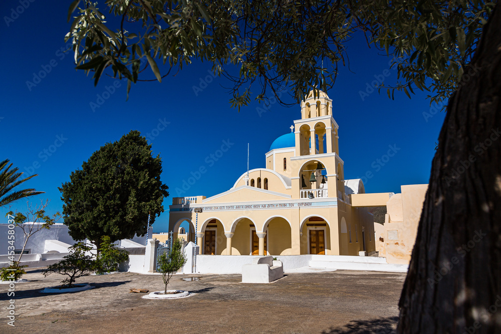ギリシャ　サントリーニ島のイアの聖ジョージ教会　Church of Agios Georgios
