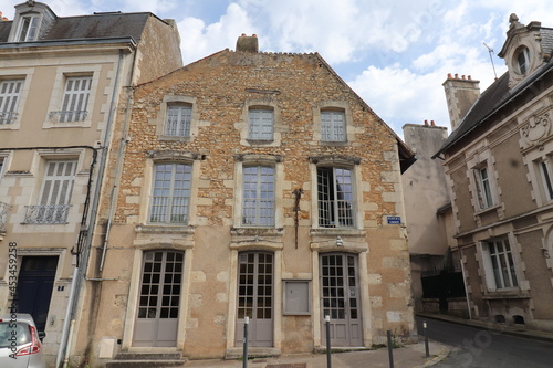 Immeuble typique, vue de l'exterieur, ville de Poitiers, departement de la Vienne, France