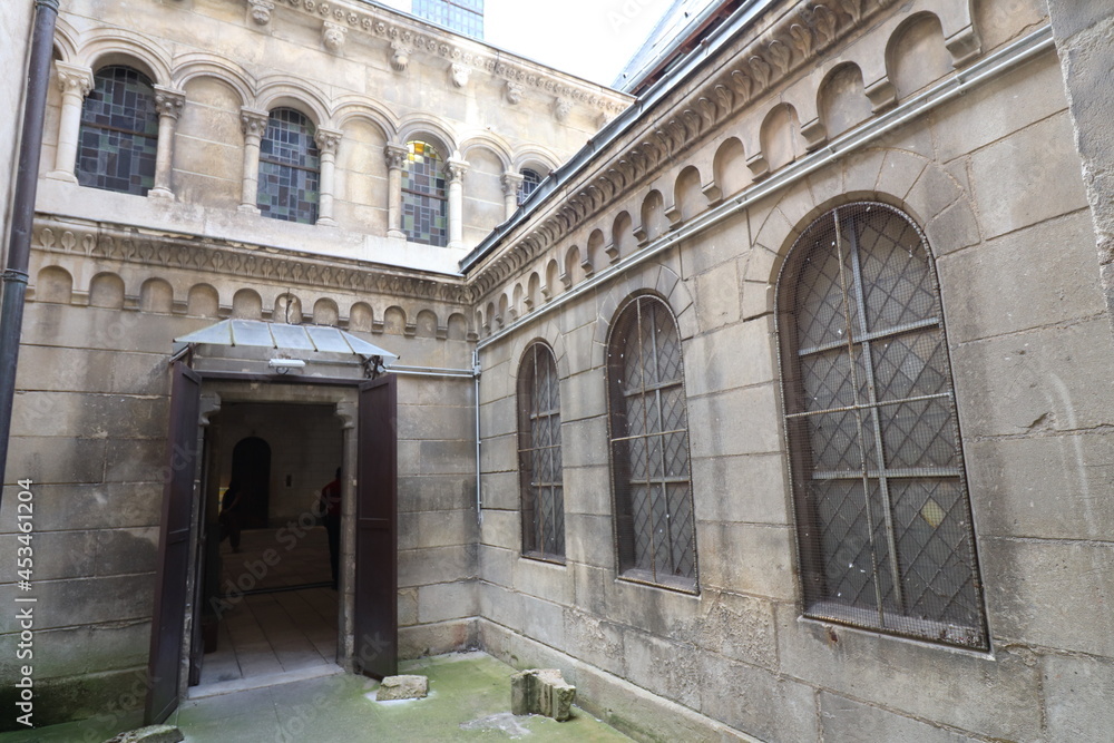 Ancien palais de justice, ville de Poitiers, departement de la Vienne, France Ancien palais de justice, ville de Poitiers, departement de la Vienne, France