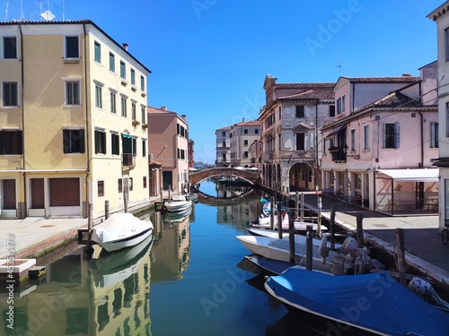 Barche ormeggiate lungo Canal Vena a Chioggia, Venezia
