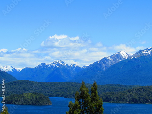 lake and mountains © Cinara