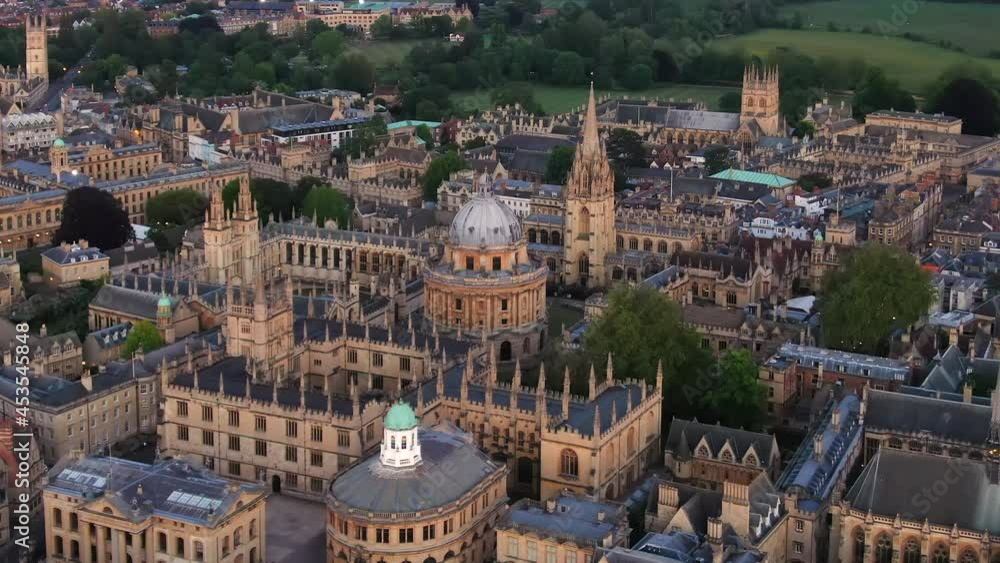 Aerial view over the city centre and university buildings, Oxford, Oxfordshire, England, United Kingdom Aerial view over the city centre and university buildings, Oxford, Oxfordshire, England, United Kingdom