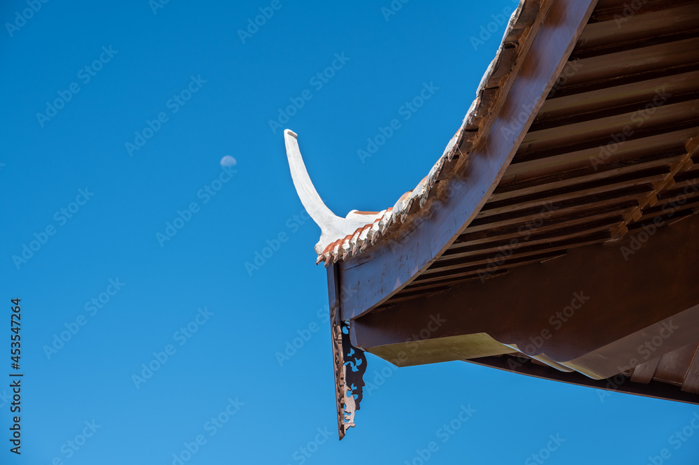 Naklejka premium Eaves and corners of traditional buildings