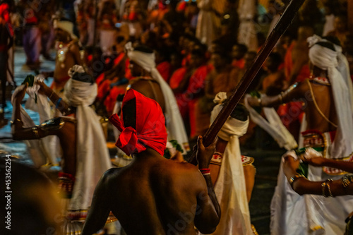 エサラ・ペラヘラ祭（スリランカ・キャンディ） © kanzilyou