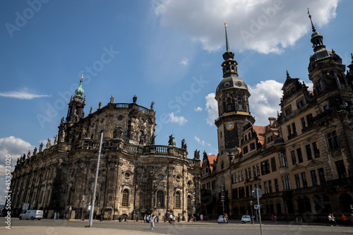 Historisches Gebäude in Dresden © parallel_dream
