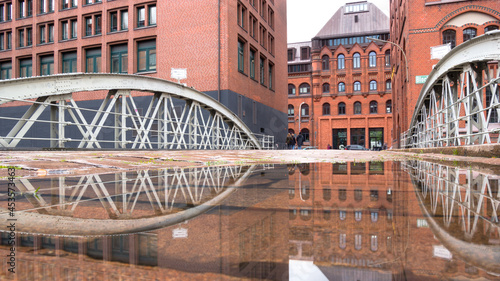 Wandrahmsfleetbrücke Hamburg Speicherstadt entzerrt Spiegelung © Carl-Jürgen Bautsch