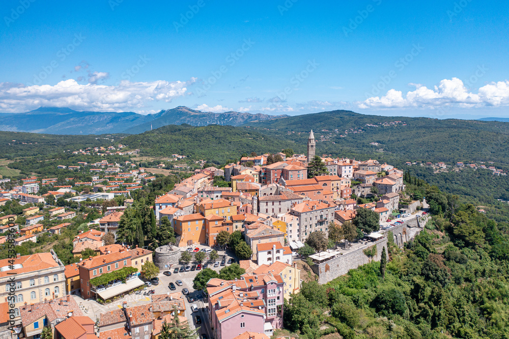 Aussicht auf die Altstadt von Labin in Kroatien