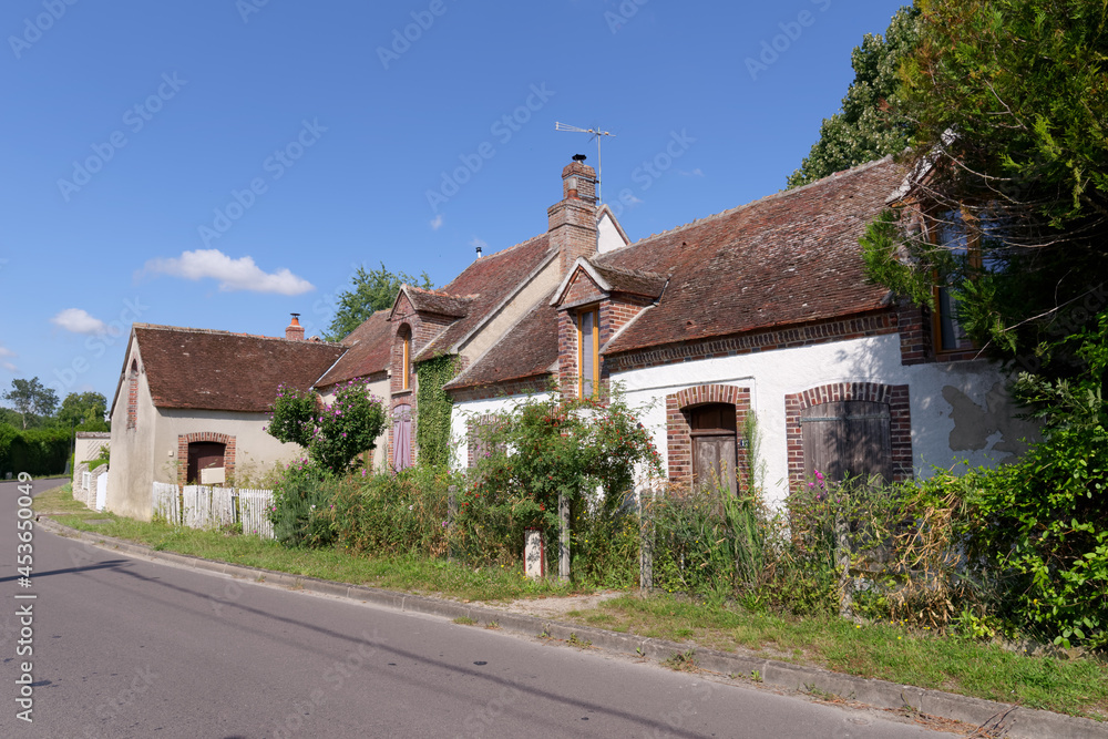 Noyen-sur-Seine village in La Bassée National Nature reserve 