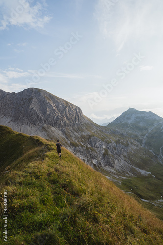 joggen weit oben in den bergen