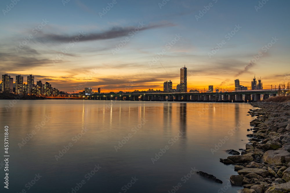 Fototapeta premium night view of han river