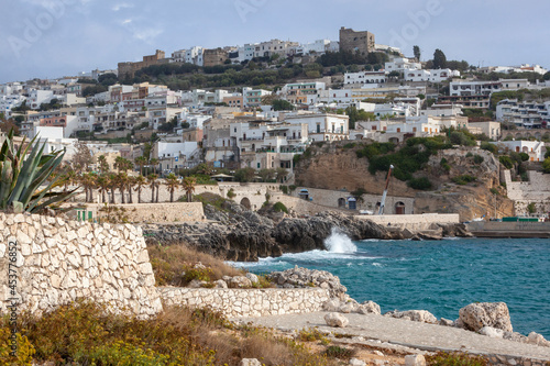 Castro marina  Lecce. Panorama costiero del Borgo con spiaggia e castello