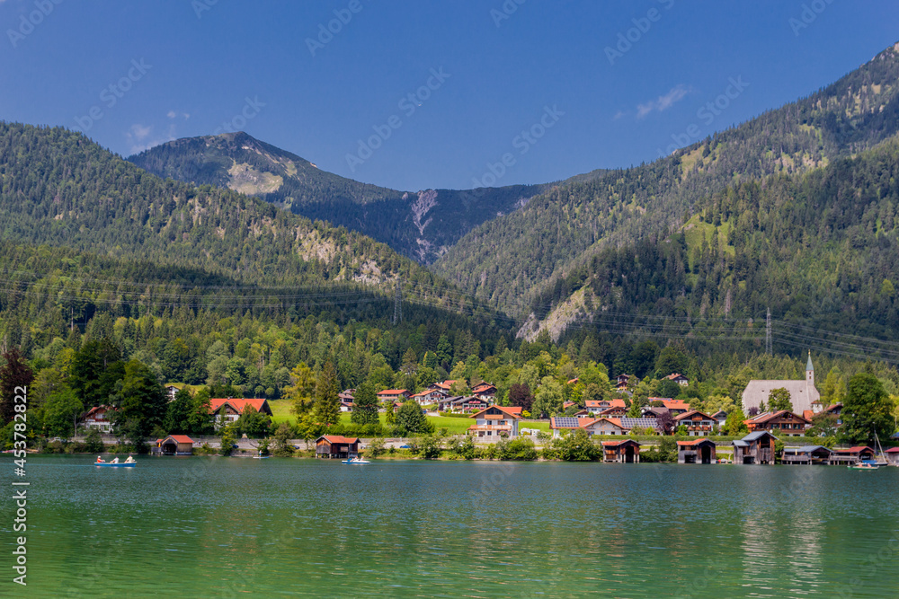 Fototapeta premium Urlaubsfeeling rund um den schönen Walchensee in Bayern
