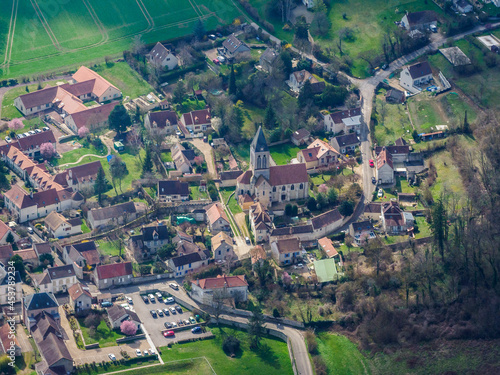 vue aérienne de Montainville dans les Yvelines en France