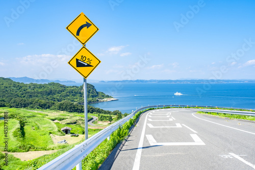 【香川県　豊島】海が見える坂道の風景　旅
 photo