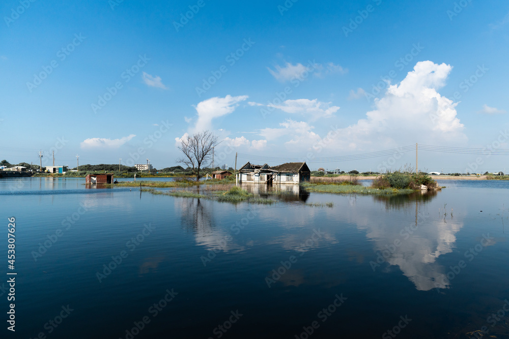 Fototapeta premium House in the lake, Chiayi, Taiwan