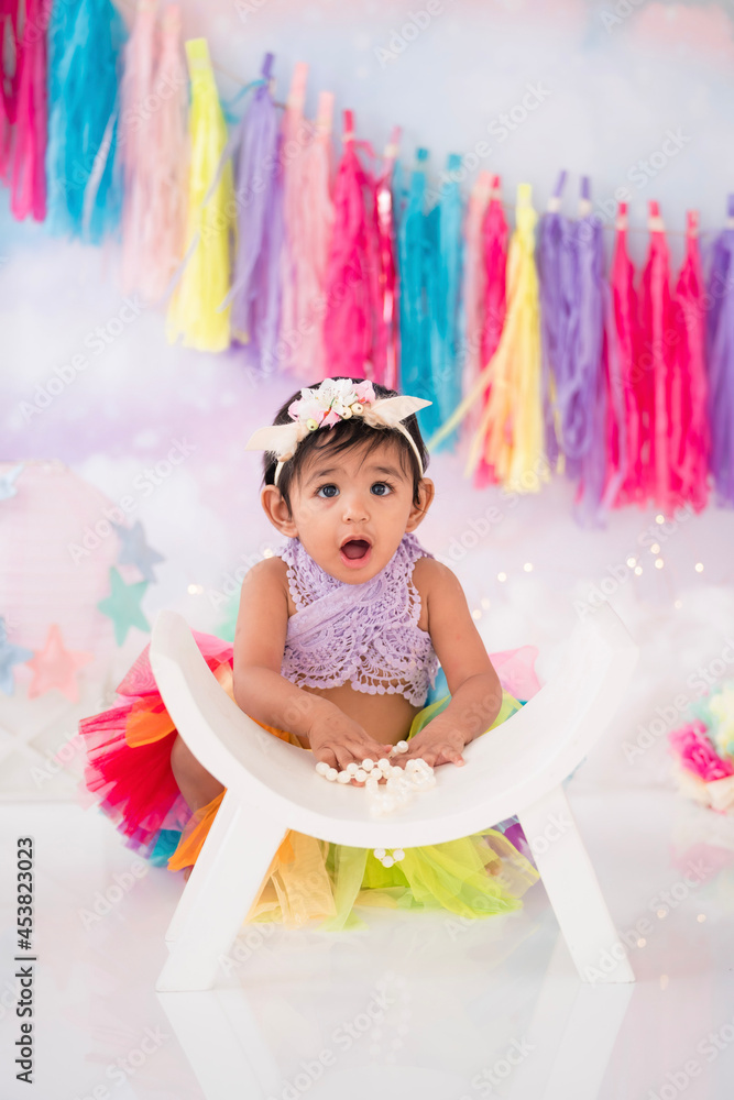 Fototapeta premium little child painting