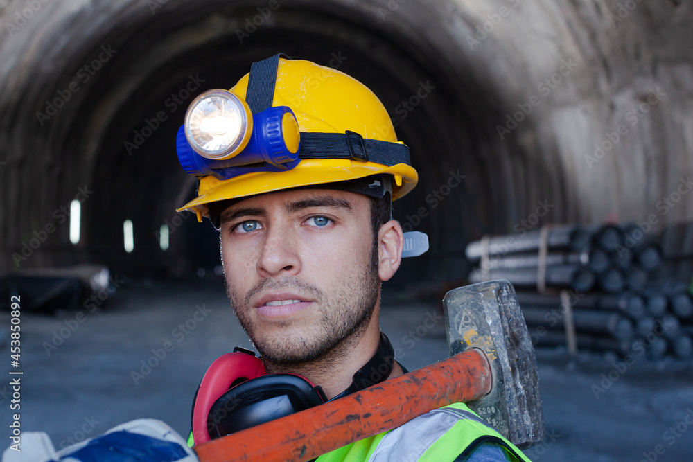Fototapeta premium Business people reading blueprints in quarry
