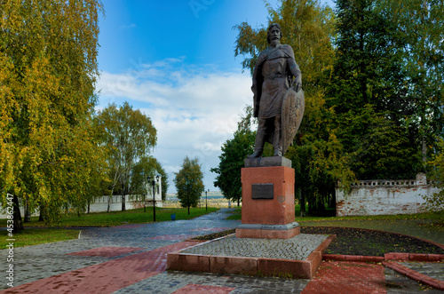 Obraz na płótnie Vladimir, Russia - October 07, 2017: Monument to Prince Alexander Nevsky in the city square w salonie