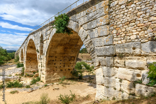 Photos The Julien bridge, Roman bridge over the Calavon river