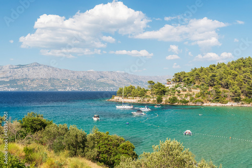 Fototapeta Naklejka Na Ścianę i Meble -  Picturesque sandy beach of Lovrecina on the northern coast of Brac island in Croatia
