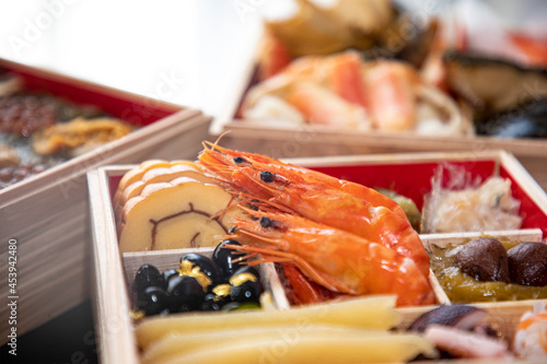 おせち料理お重の海老