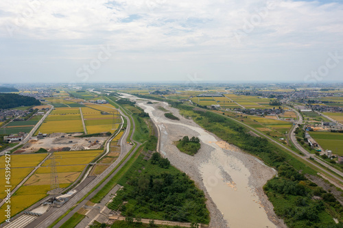 石川県能美市の自然の風景をドローンで撮影した空撮写真 Aerial photos of natural scenery in Nomi City, Ishikawa Prefecture, taken with a drone. 