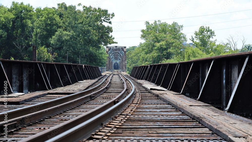 Fototapeta premium railway bridge (historic Richmond, VA)