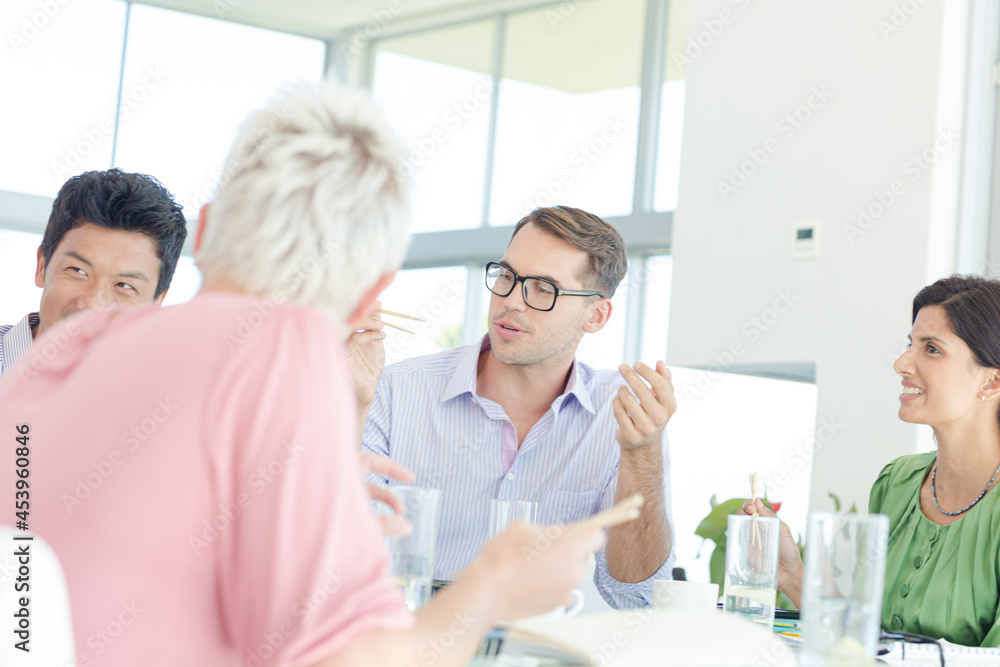 Obraz premium Business people talking in meeting