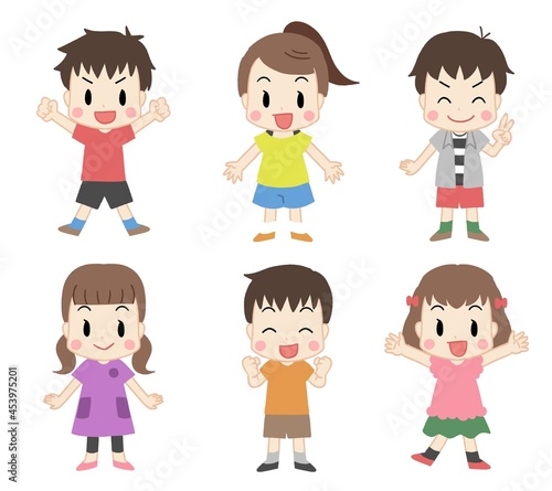 笑顔の子供たちの全身イラストセット