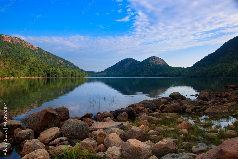 Fototapeta premium Bubbles by Mountain Lake