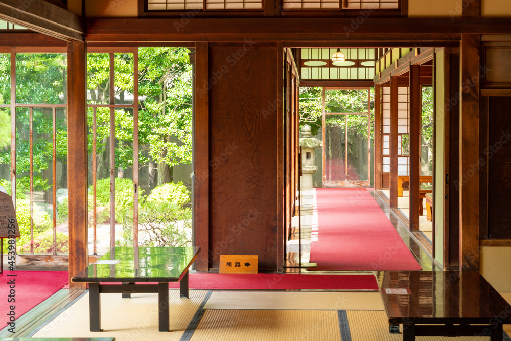 日本庭園が見える家 Stock Photo Adobe Stock