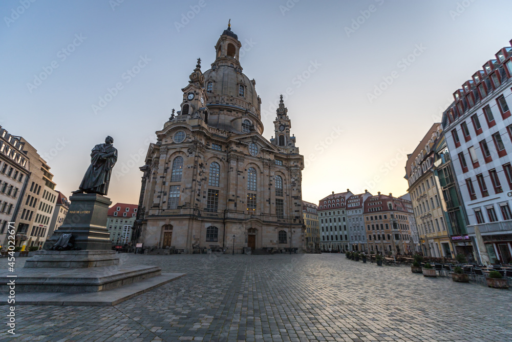 Dresden, Frauenkirche im Sonnenaufgang