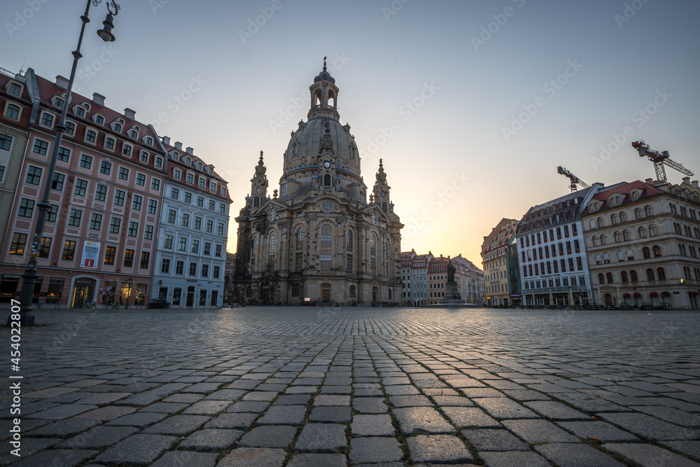 Dresden, Frauenkirche im Sonnenaufgang
