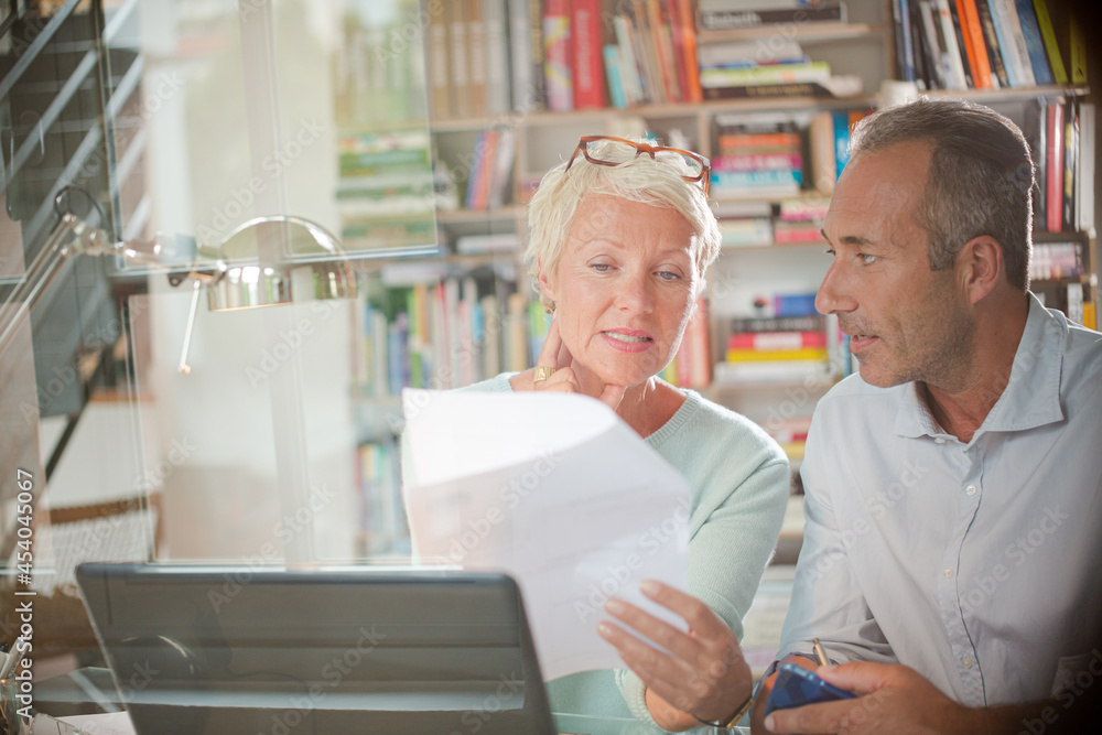 Obraz premium Business people working together at home office desk