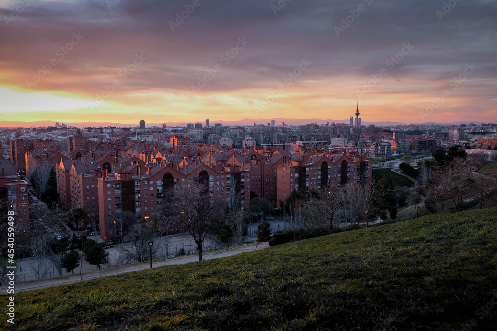 Fototapeta premium Sunset over the skyline of Madrid, Spain