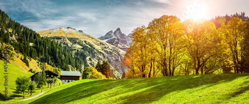 Einödsbach bei Obersdorf mit Blick auf die Allgäuer Hochalpen